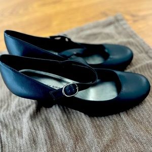 Lower East Side MaryJane Style Heels, like new 8W